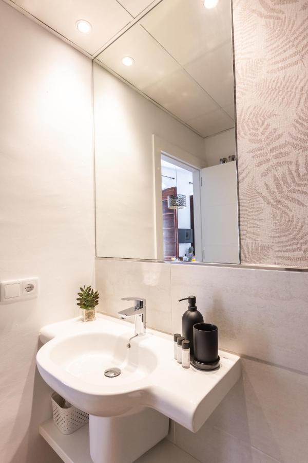 Apartamento-Loft Especeria Black Malaga Luaran gambar